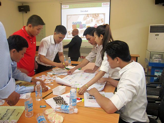 Kỹ năng bán hàng & chăm sóc Khách Hàng chuyên nghiệp - ISUZU (29 & 30.09.2014)